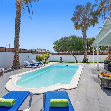 Leona Carmen By * Puerto del Carmen (Lanzarote)