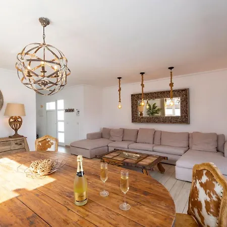 Villa Leona Carmen By